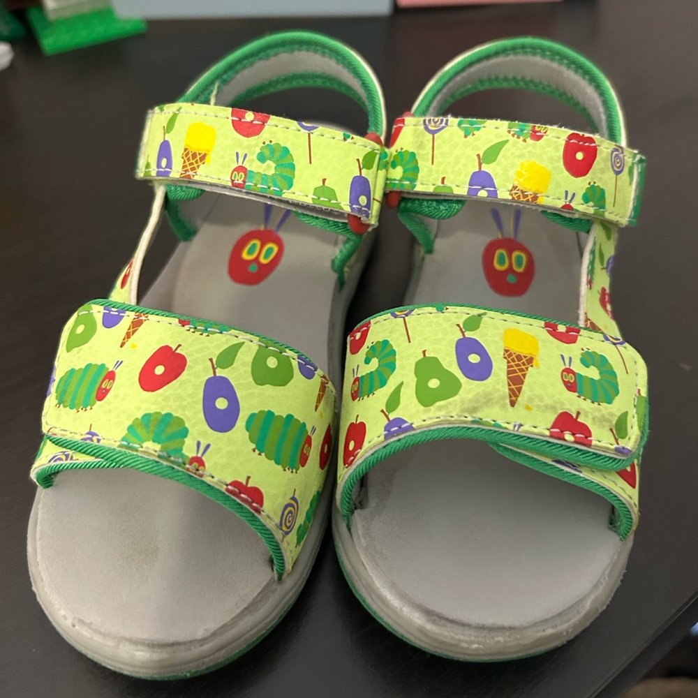See Kai Run Jetty III Very Hungry Caterpillar, size 10